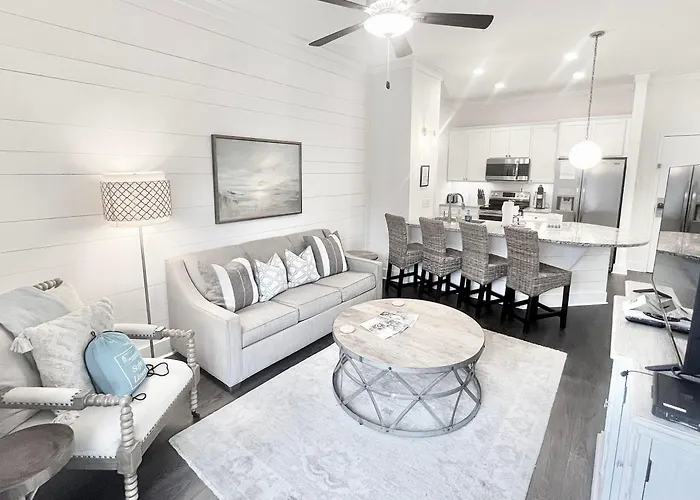 The Peachy Palm Luxurious Island Retreat Near The Beach & Everything!