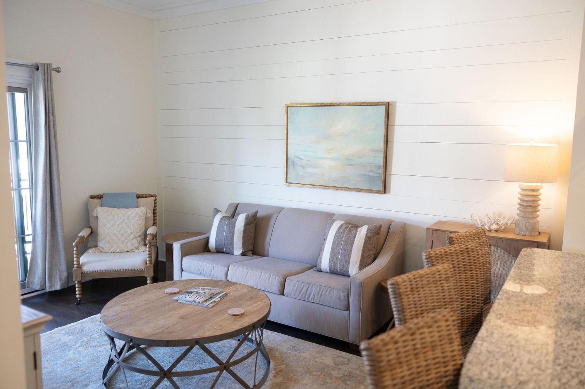 The Peachy Palm Luxurious Island Retreat Near The & Everything! Apartment